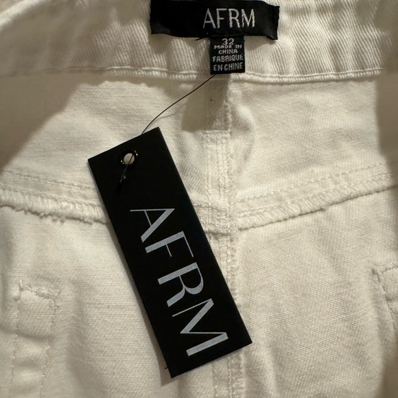 Afrm Dex Boyfriend Jeans in white - Picture 5 of 8